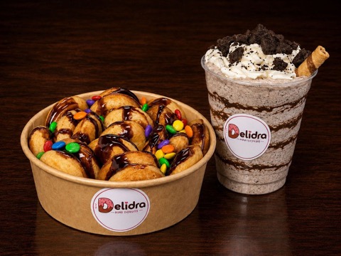 Match Perfecto — 19 mini donas con 1 sirope y 1 topping + milkshake.